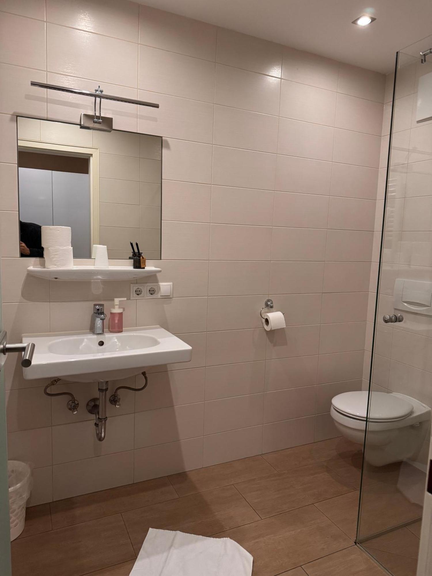Austria Traveller Hotel Kirchdorf Kirchdorf an der Krems Luaran gambar